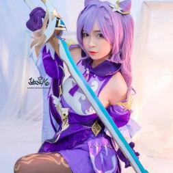 Сексуальные девушки в игровых косплеях с большими формами